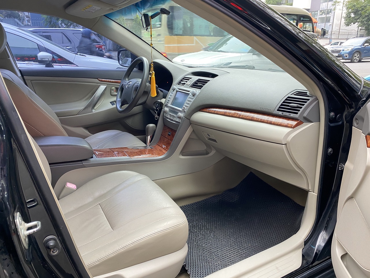 Toyota Camry 2.0E 2009 ĐKLĐ 2010 màu đen (Đã bán)