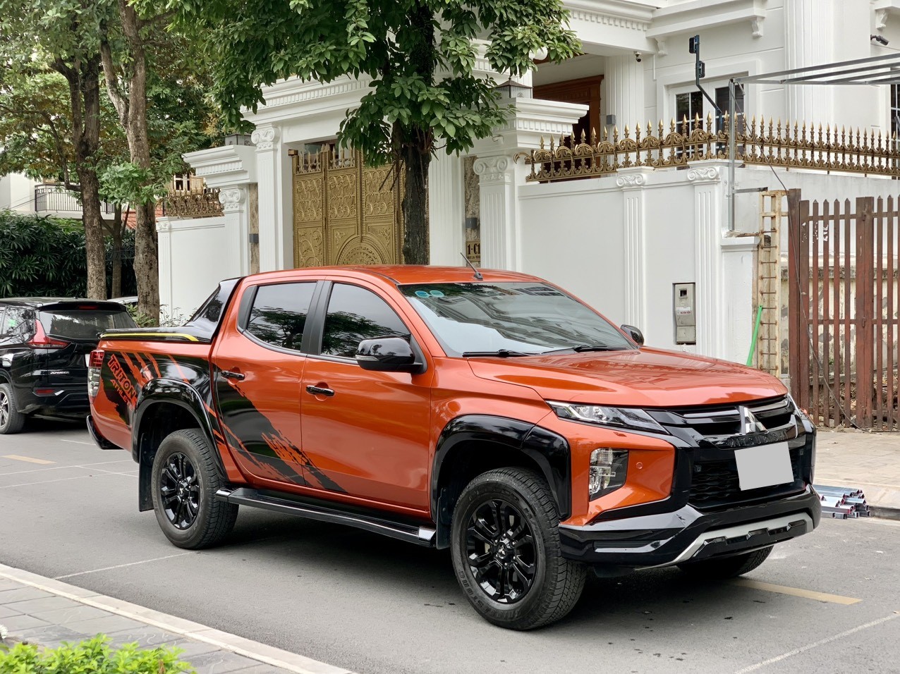 Mitsubishi Triton Athlete 4x4 AT Mivec 2021 màu cam (Đã bán)