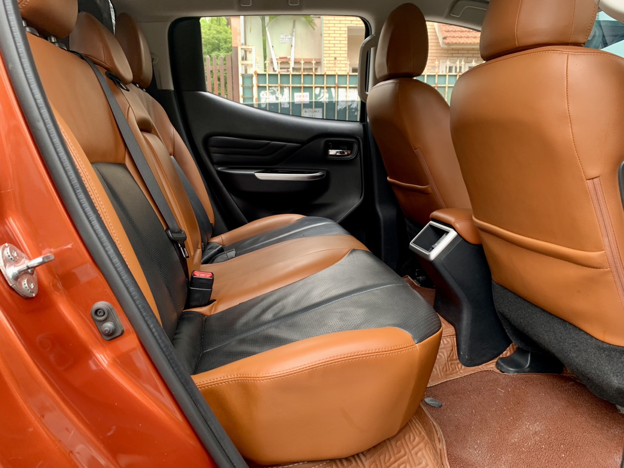 Mitsubishi Triton Athlete 4x4 AT Mivec 2021 màu cam (Đã bán)