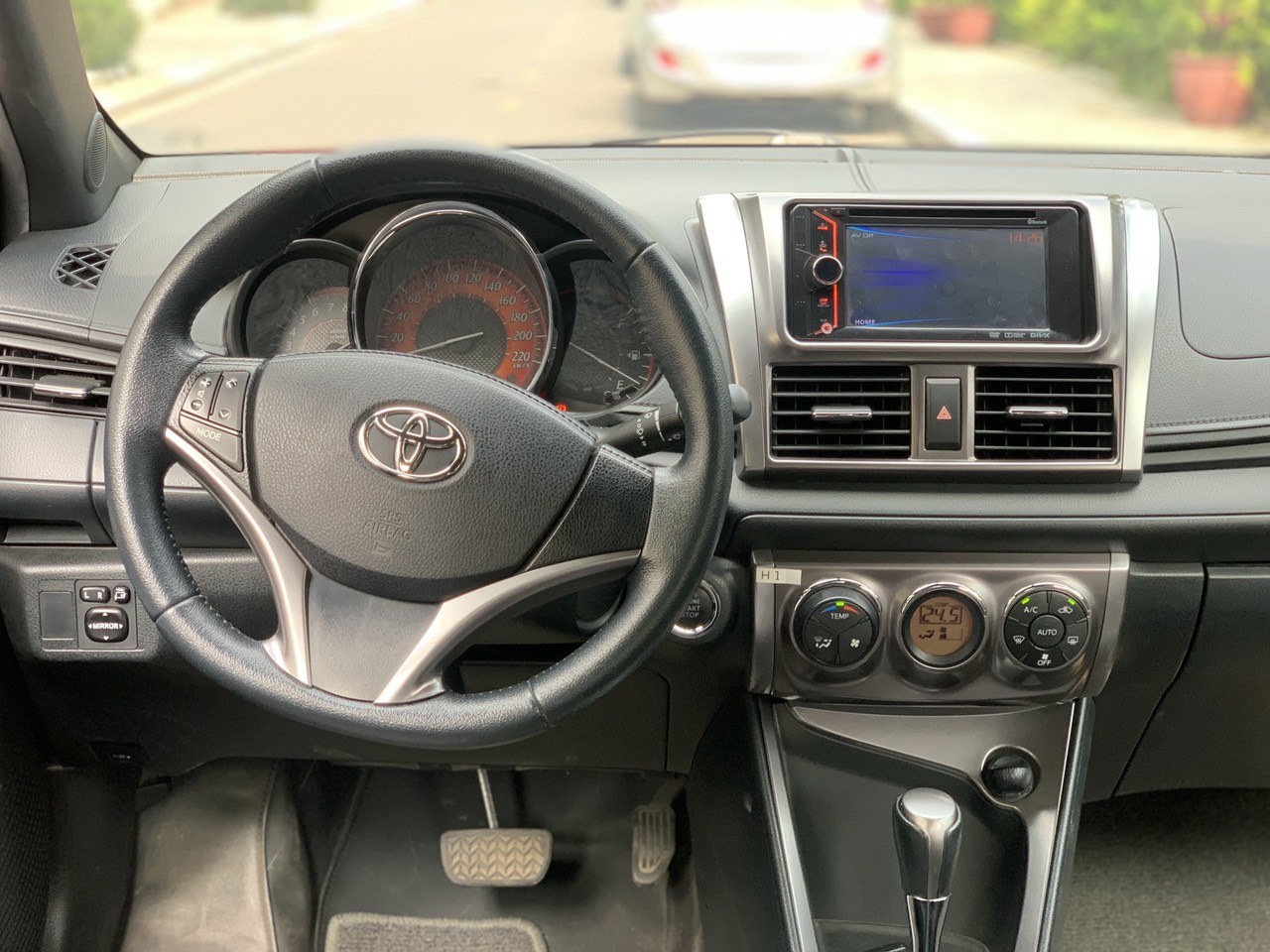 Toyota Yaris 1.5G 2017 màu đỏ (đã bán)