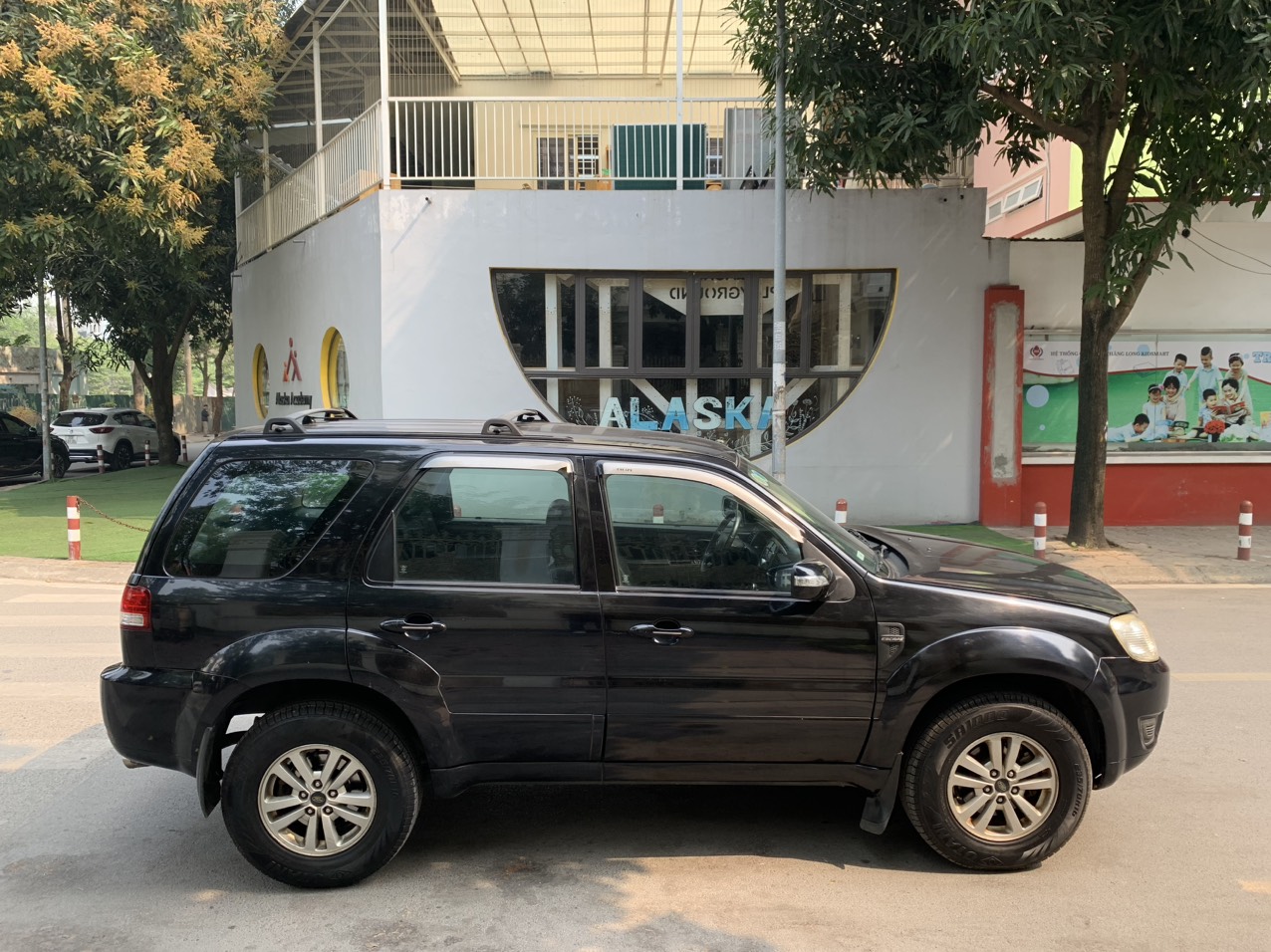 Ford Escape XLS 2.3L 4x2 2009 màu đen (Đã bán)