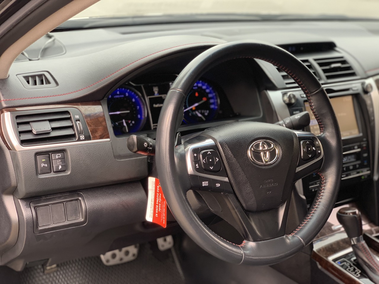 Toyota Camry 2.5Q 2016 màu đen (Đã bán)