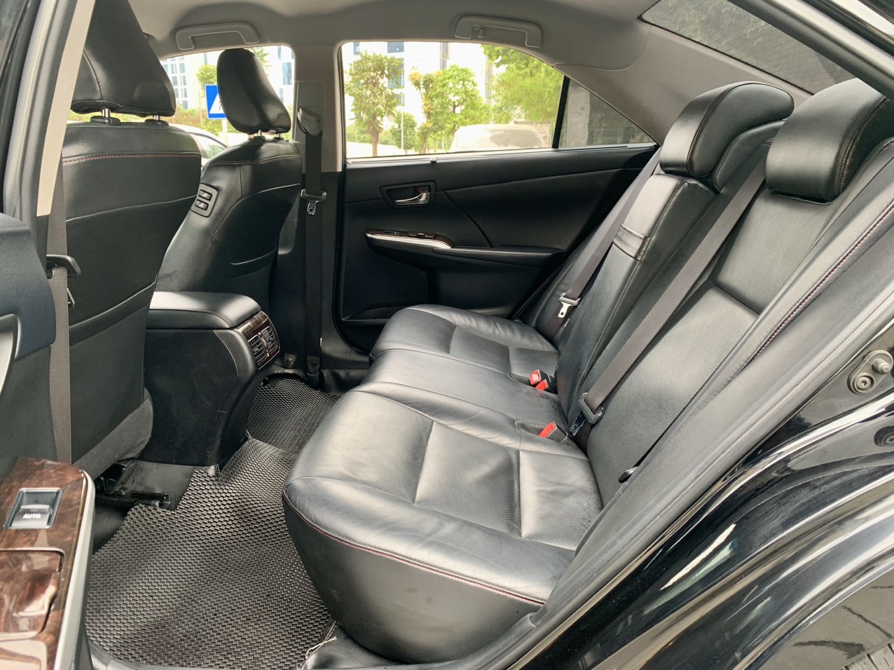 Toyota Camry 2.5Q 2016 màu đen (Đã bán)