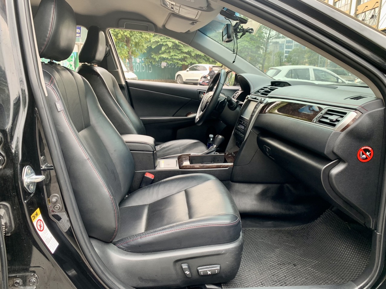 Toyota Camry 2.5Q 2016 màu đen (Đã bán)