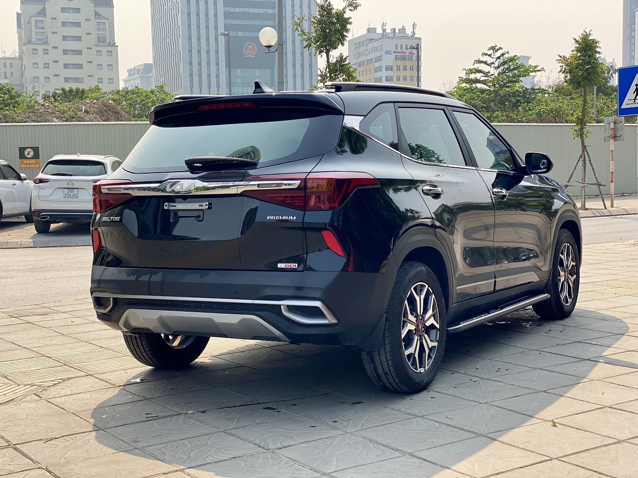 Kia Seltos 1.4 Preminum 2021 màu đen (Đã bán)