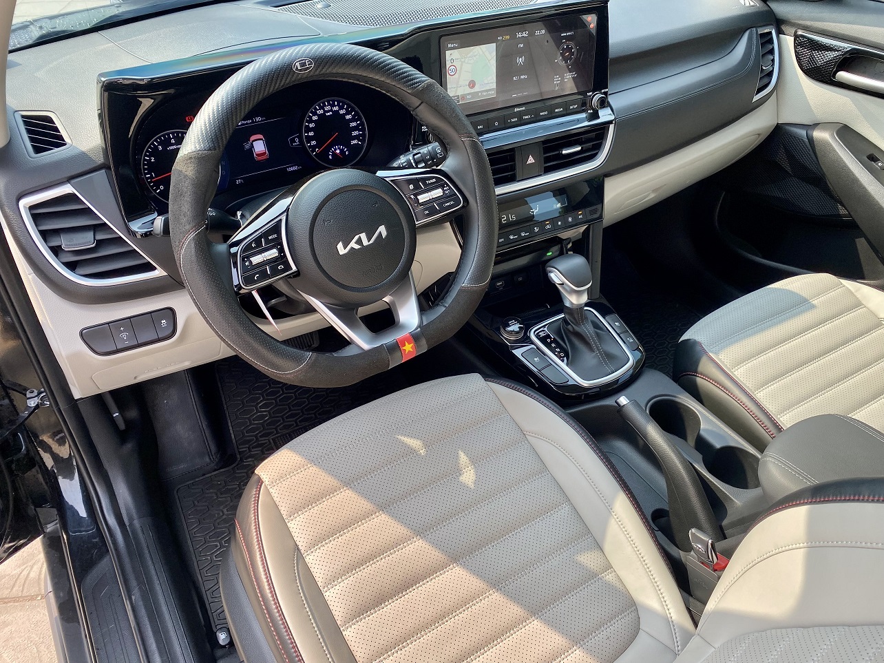 Kia Seltos 1.4 Preminum 2021 màu đen (Đã bán)