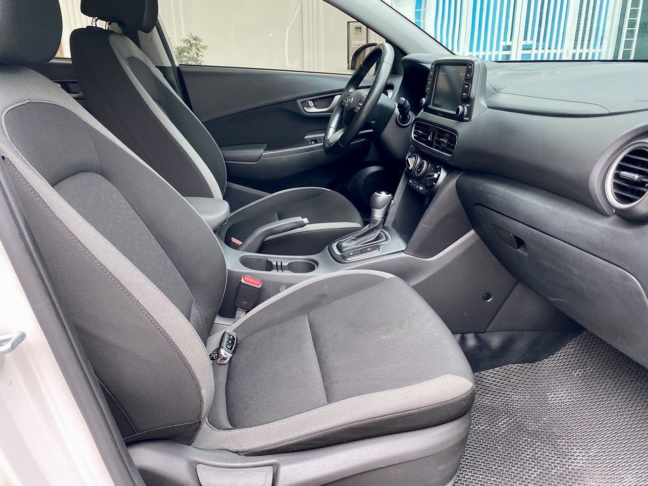 Hyundai Kona 2.0 AT 2018 màu trắng (Đã bán)