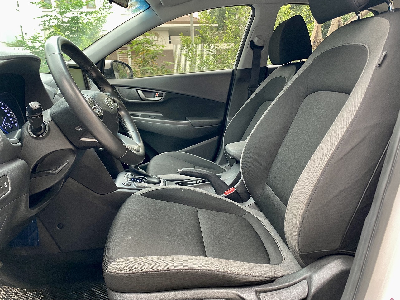 Hyundai Kona 2.0 AT 2018 màu trắng (Đã bán)