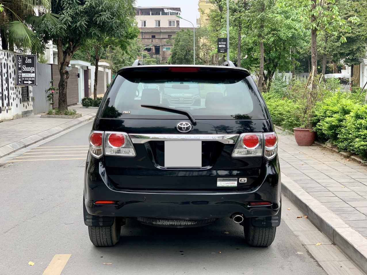 Toyota Fortuner 2.5G 4x2 MT 2013 màu đen (Đã bán)