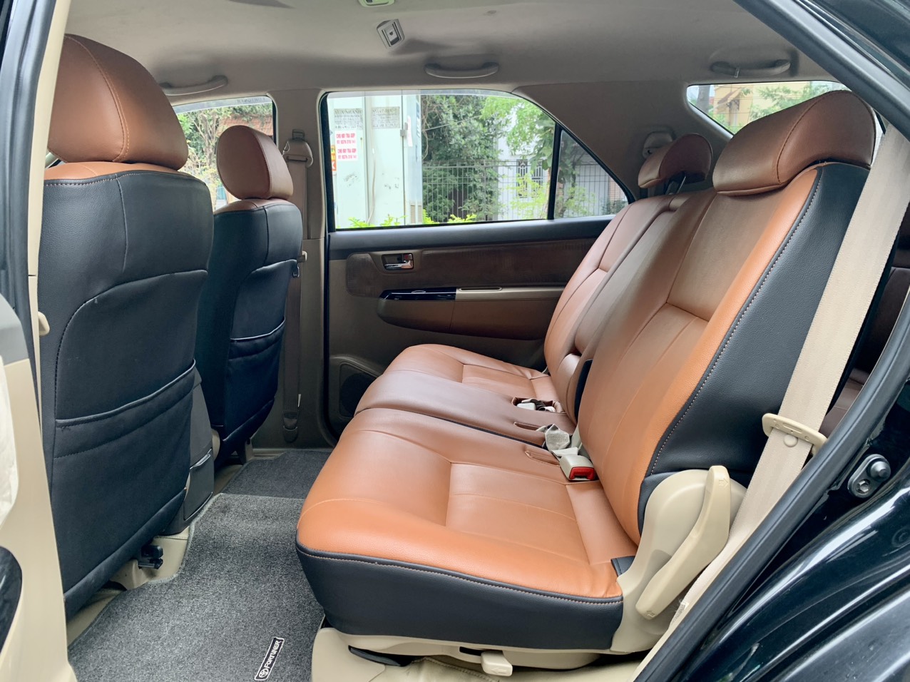 Toyota Fortuner 2.5G 4x2 MT 2013 màu đen (Đã bán)