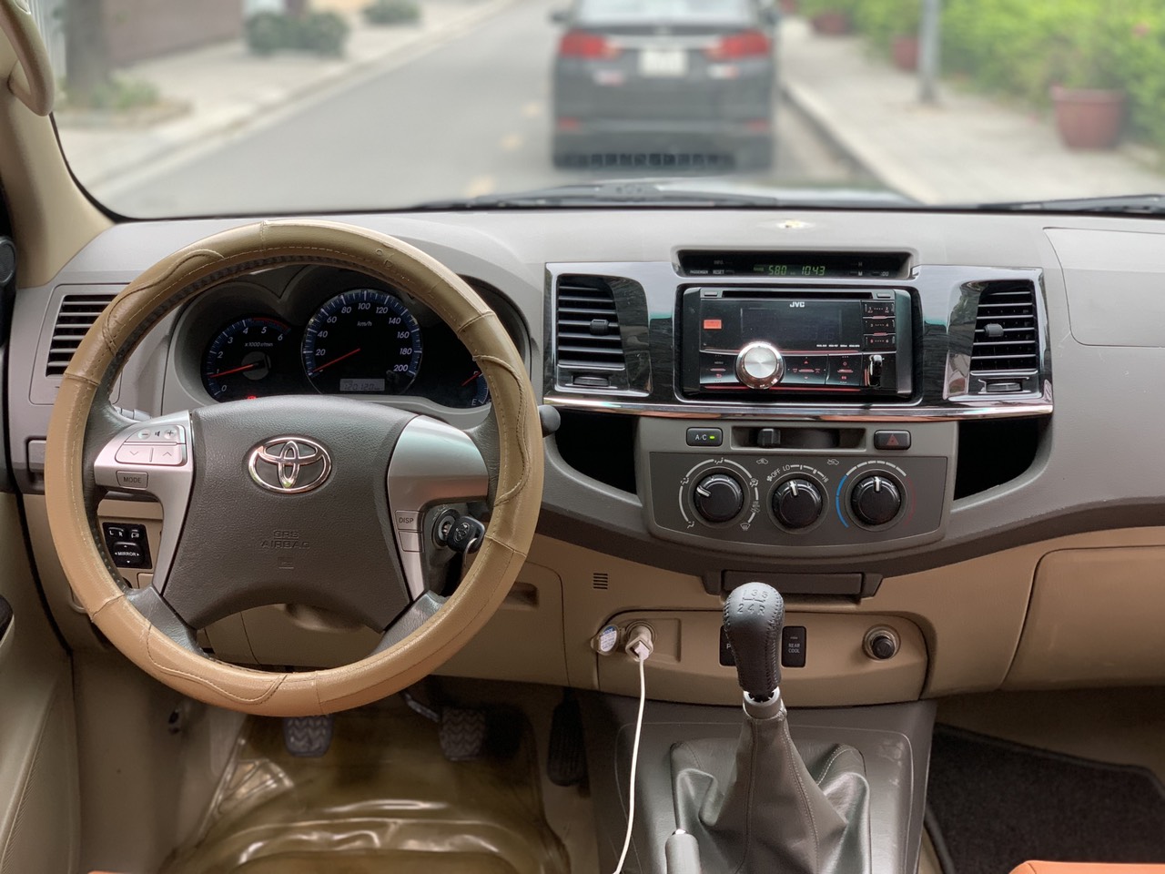 Toyota Fortuner 2.5G 4x2 MT 2013 màu đen (Đã bán)
