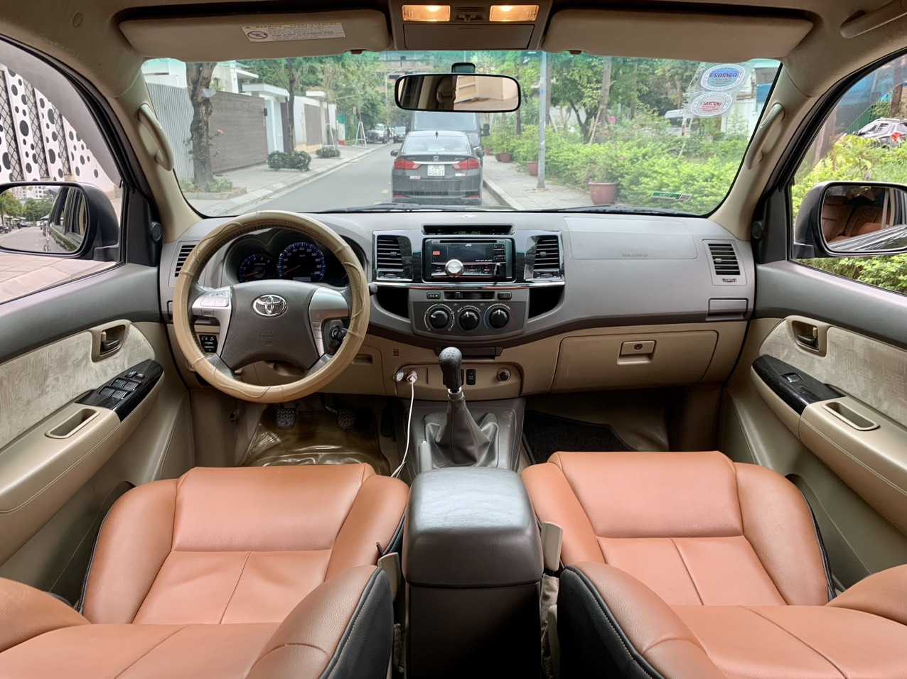 Toyota Fortuner 2.5G 4x2 MT 2013 màu đen (Đã bán)