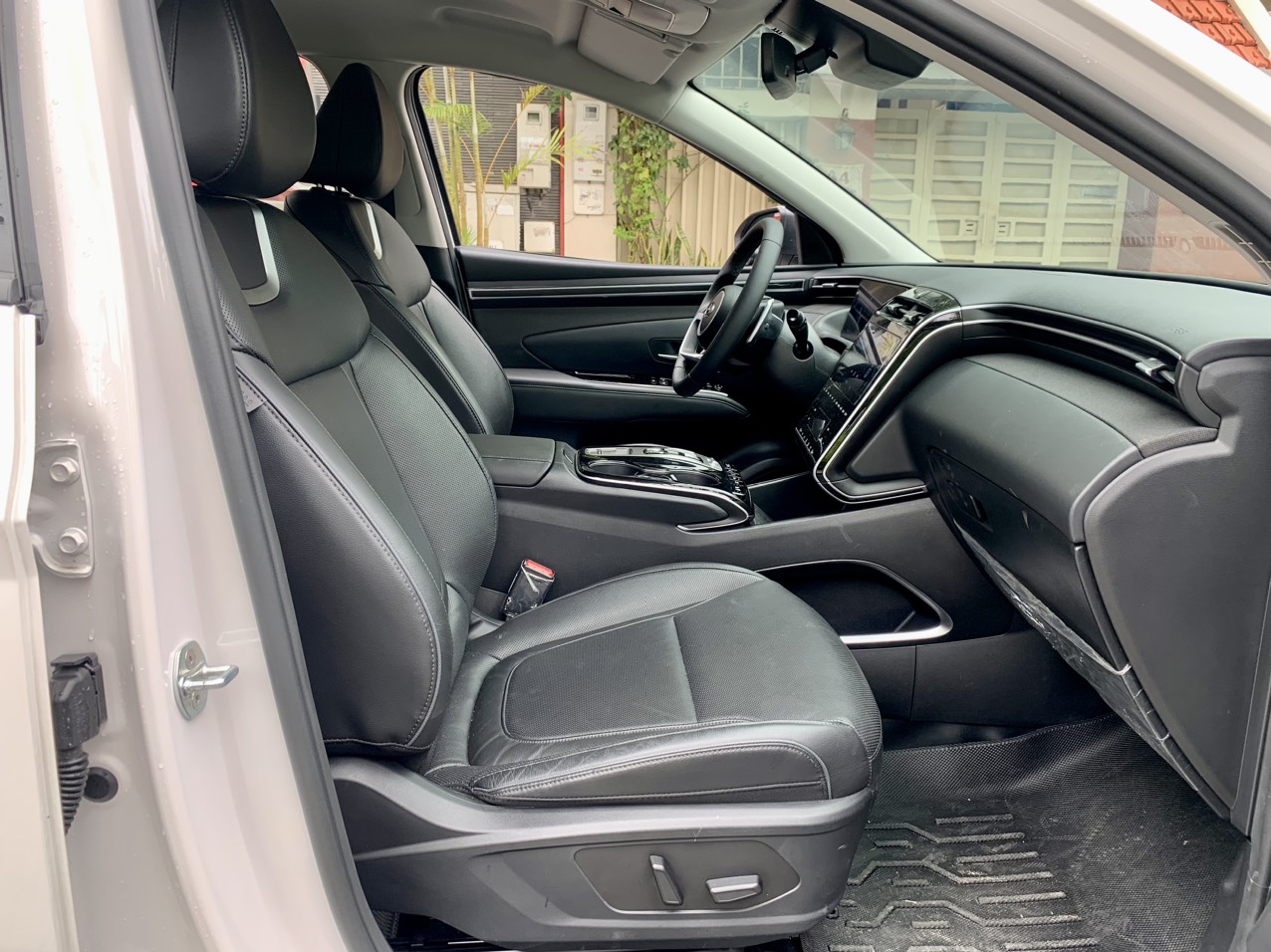 Hyundai Tucson 2.0D 2022 màu trắng (Đã bán)