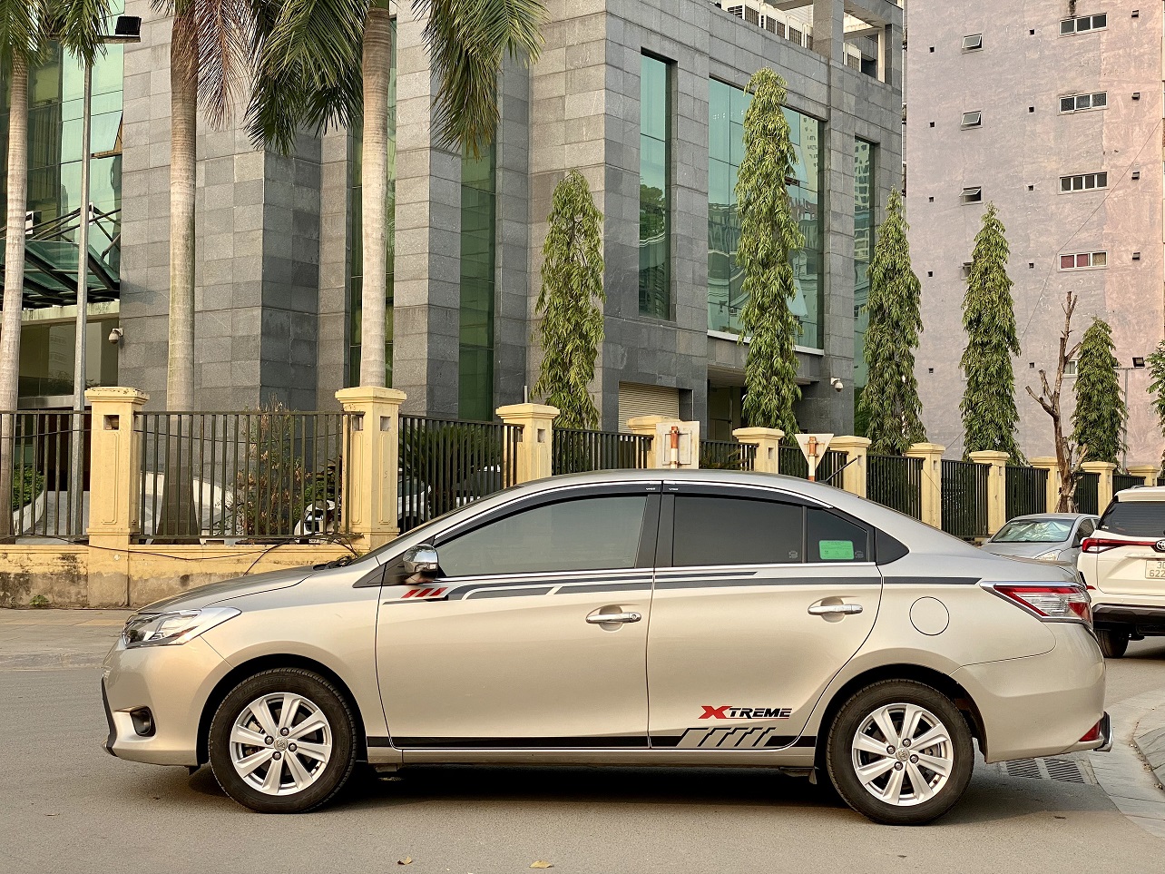 Toyota Vios 1.5E MT 2017 màu vàng cát (Đã bán)