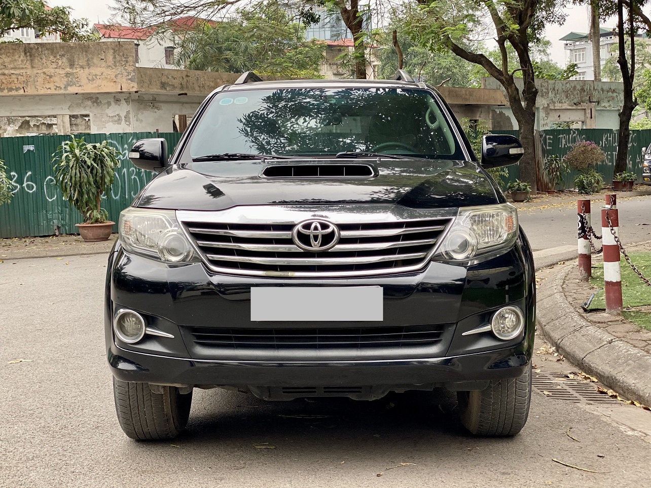 Toyota Fortuner 2.5G 4x2 MT 2015 màu đen (đã bán)