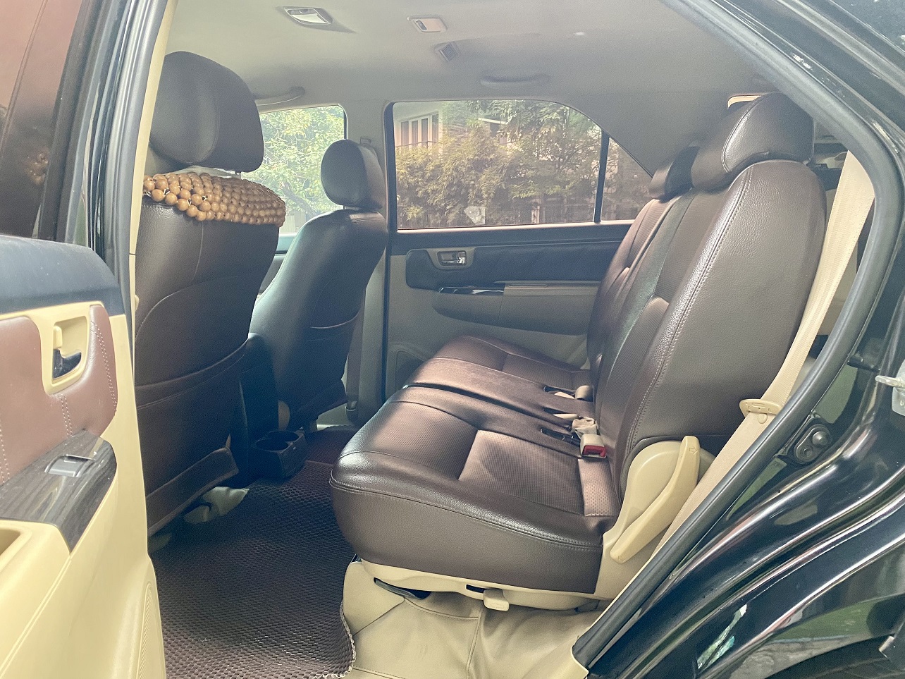 Toyota Fortuner 2.5G 4x2 MT 2015 màu đen (đã bán)