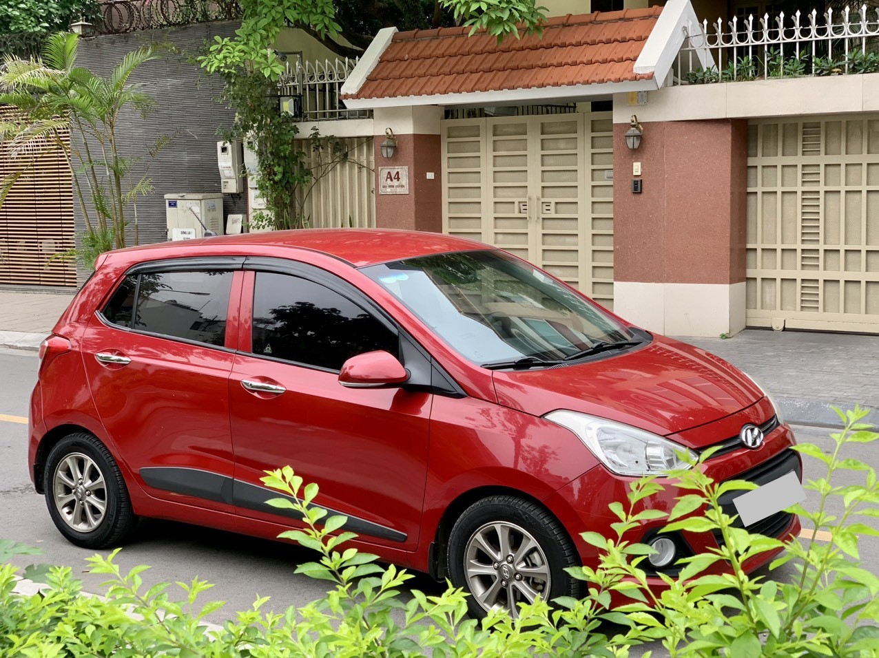 Hyundai I10 1.2 AT 2015 màu đỏ (Đã bán)