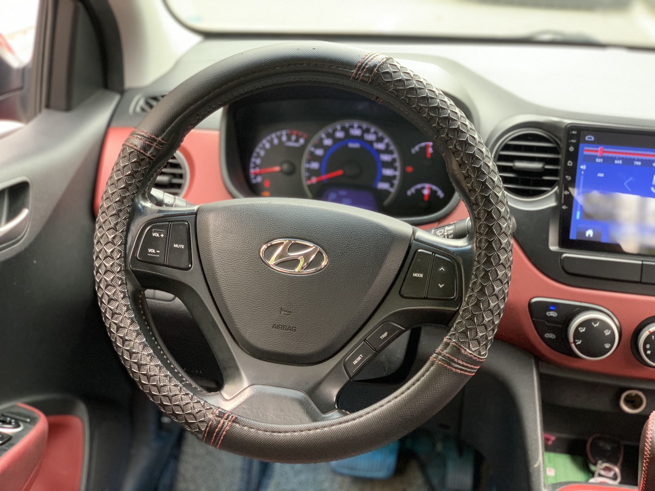 Hyundai I10 1.2 AT 2015 màu đỏ (Đã bán)