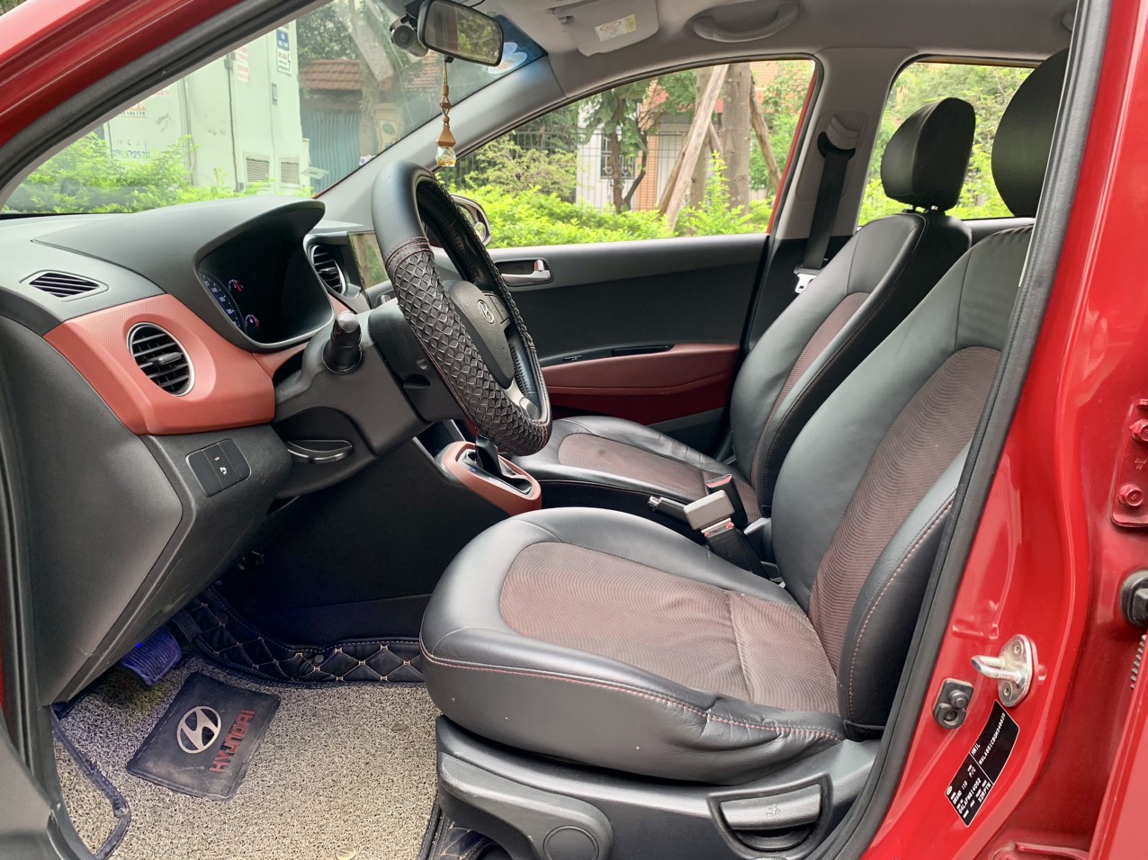 Hyundai I10 1.2 AT 2015 màu đỏ (Đã bán)