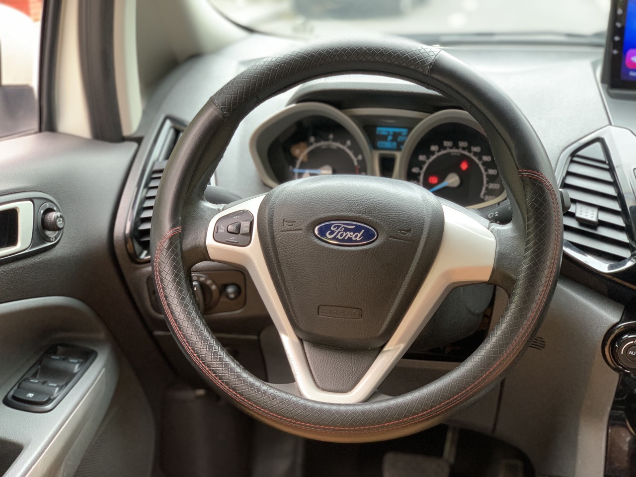 Ford Ecosport 1.5 Titanium 2016 màu trắng (đã bán)