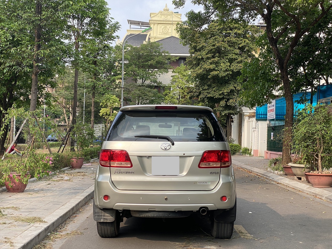 Toyota Fortuner SR5 2.7AT 4x4 2007 ĐKLĐ 2008 màu bạc (đã bán)