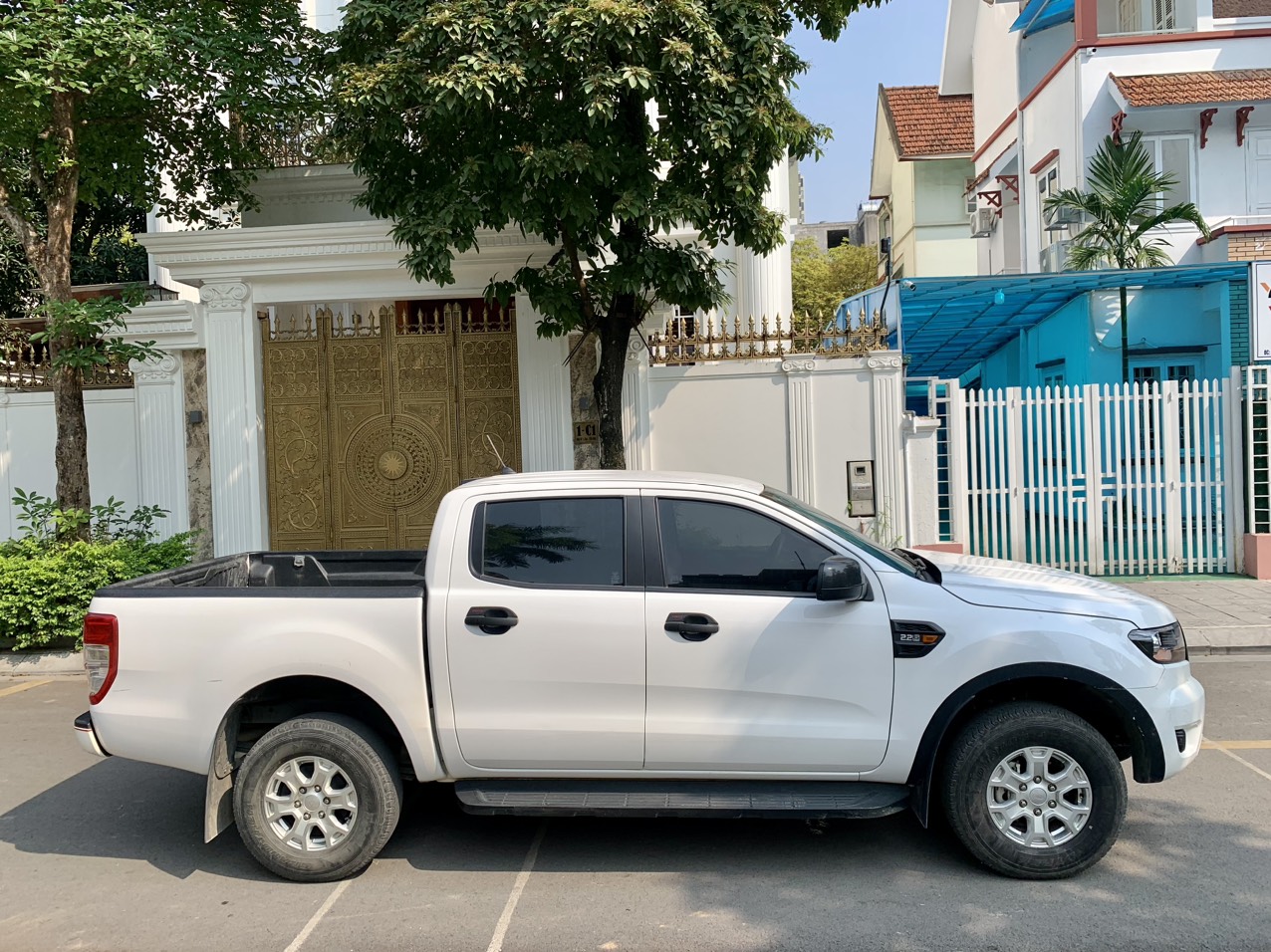 Ford Ranger XLS 2.2 AT 4x2 2021 màu trắng (Đã bán)