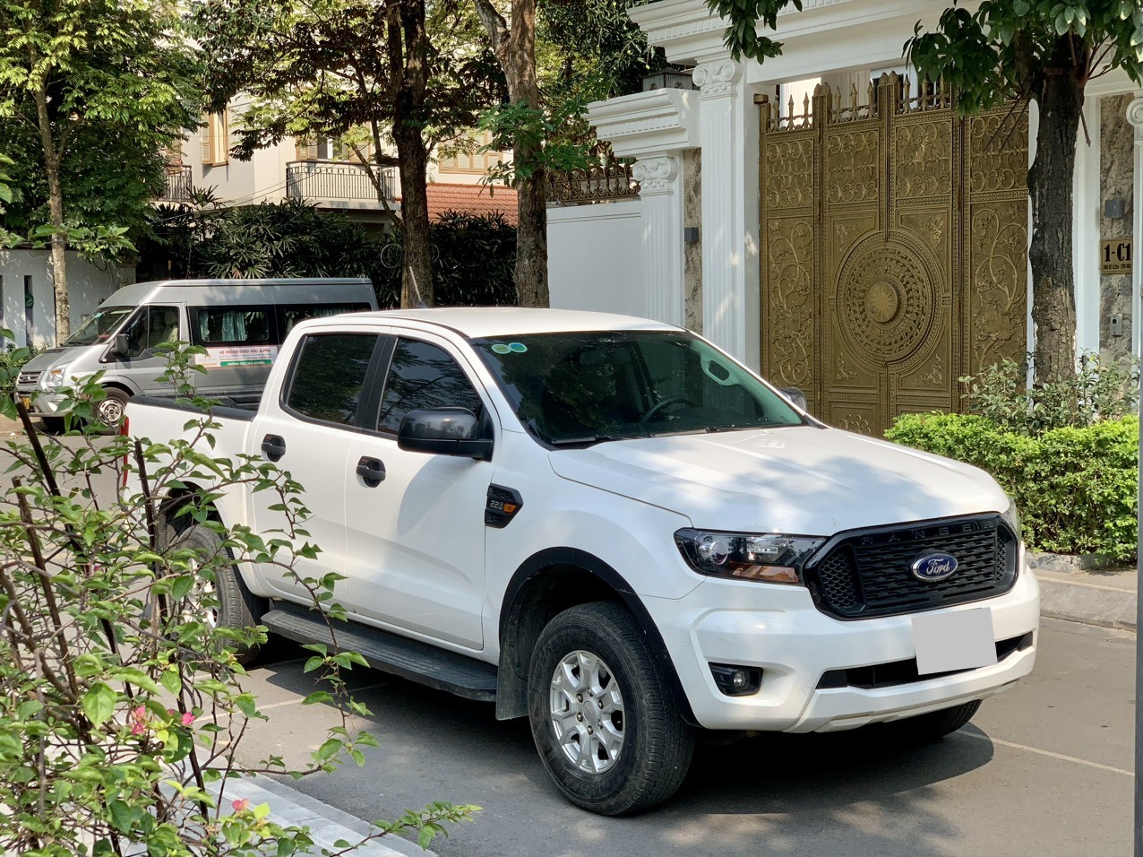 Ford Ranger XLS 2.2 AT 4x2 2021 màu trắng (Đã bán)