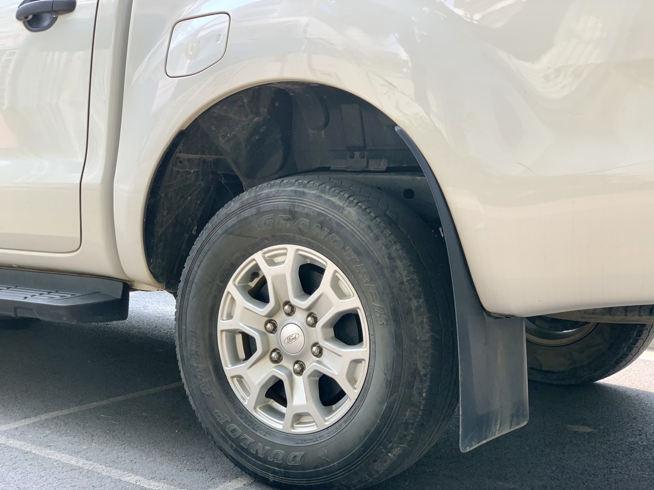 Ford Ranger XLS 2.2 AT 4x2 2021 màu trắng (Đã bán)