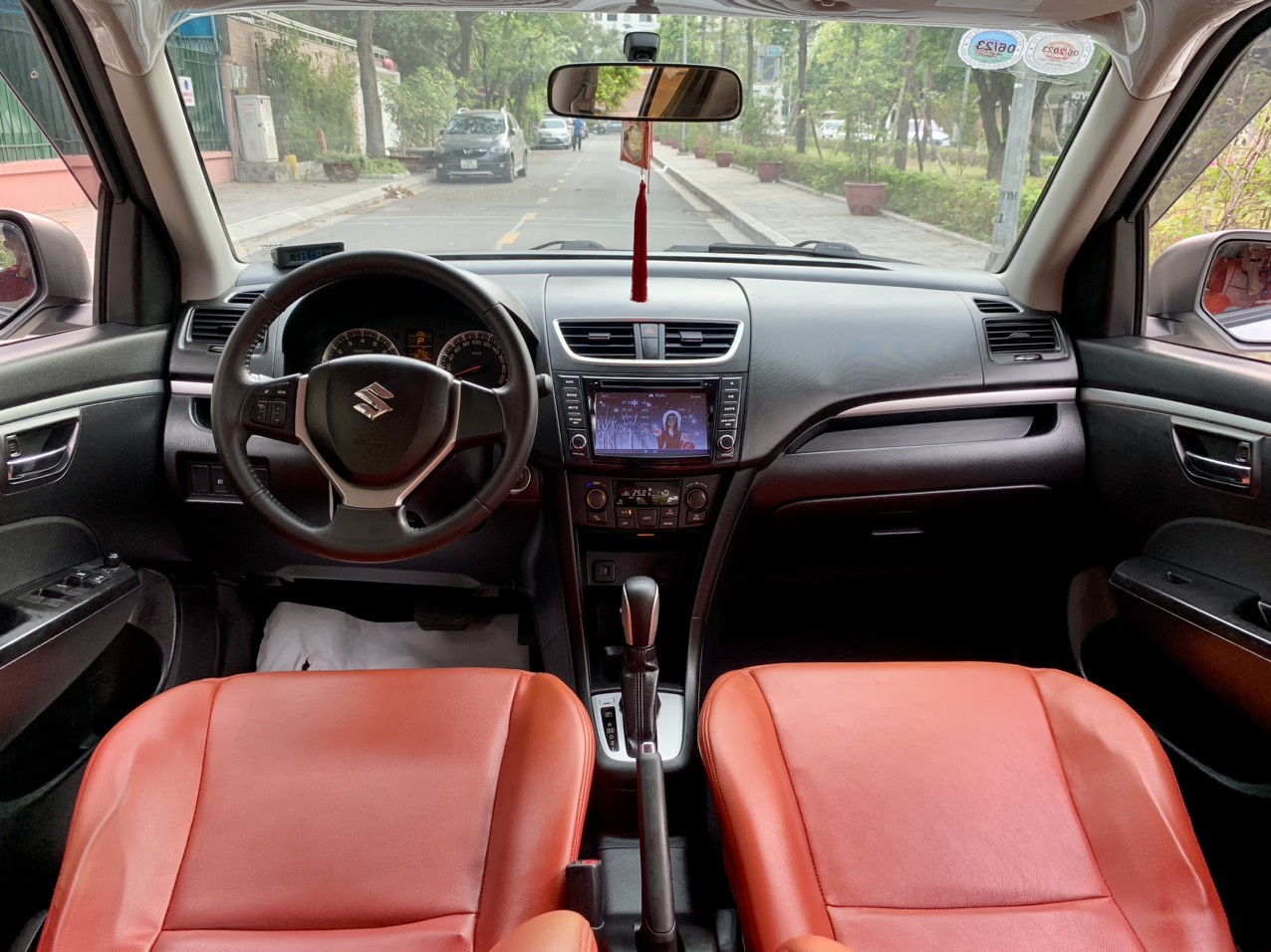 Suzuki Swift 1.4AT 2017 màu trắng (đã bán)