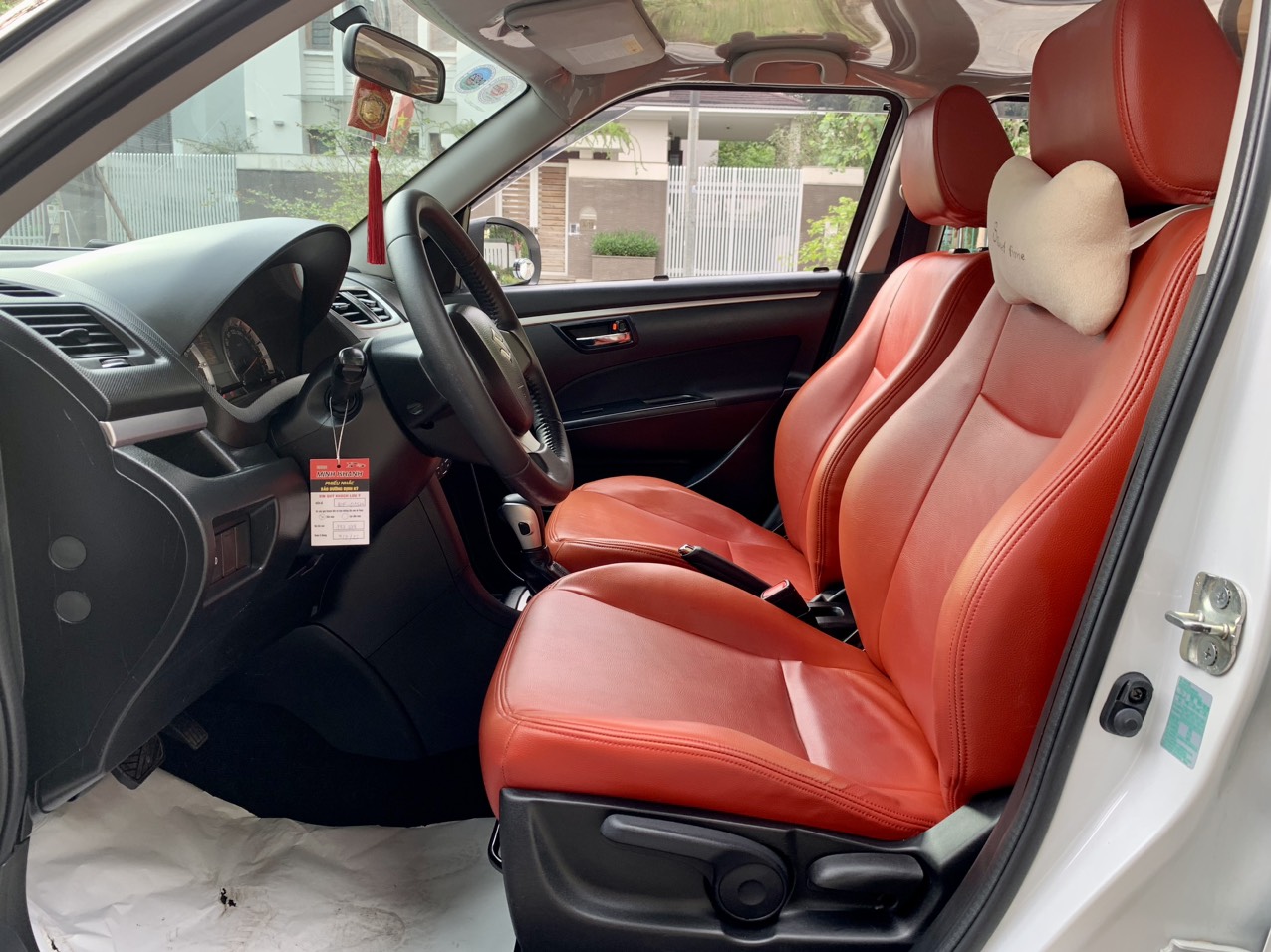 Suzuki Swift 1.4AT 2017 màu trắng (đã bán)