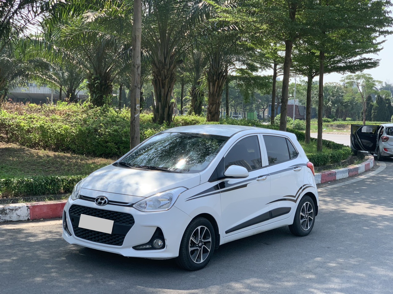 Hyundai I10 GLS1.2AT 2018 màu trắng (Đã bán)