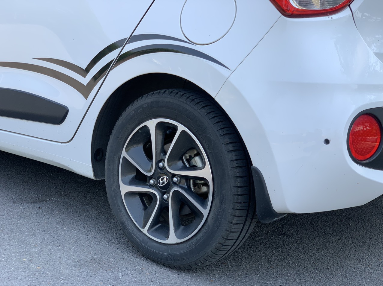 Hyundai I10 GLS1.2AT 2018 màu trắng (Đã bán)
