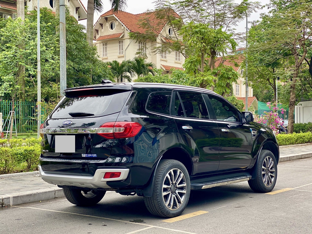 Ford Everest Titanium 4x2 2019 ĐKLĐ 2020 màu đen (Đã bán)