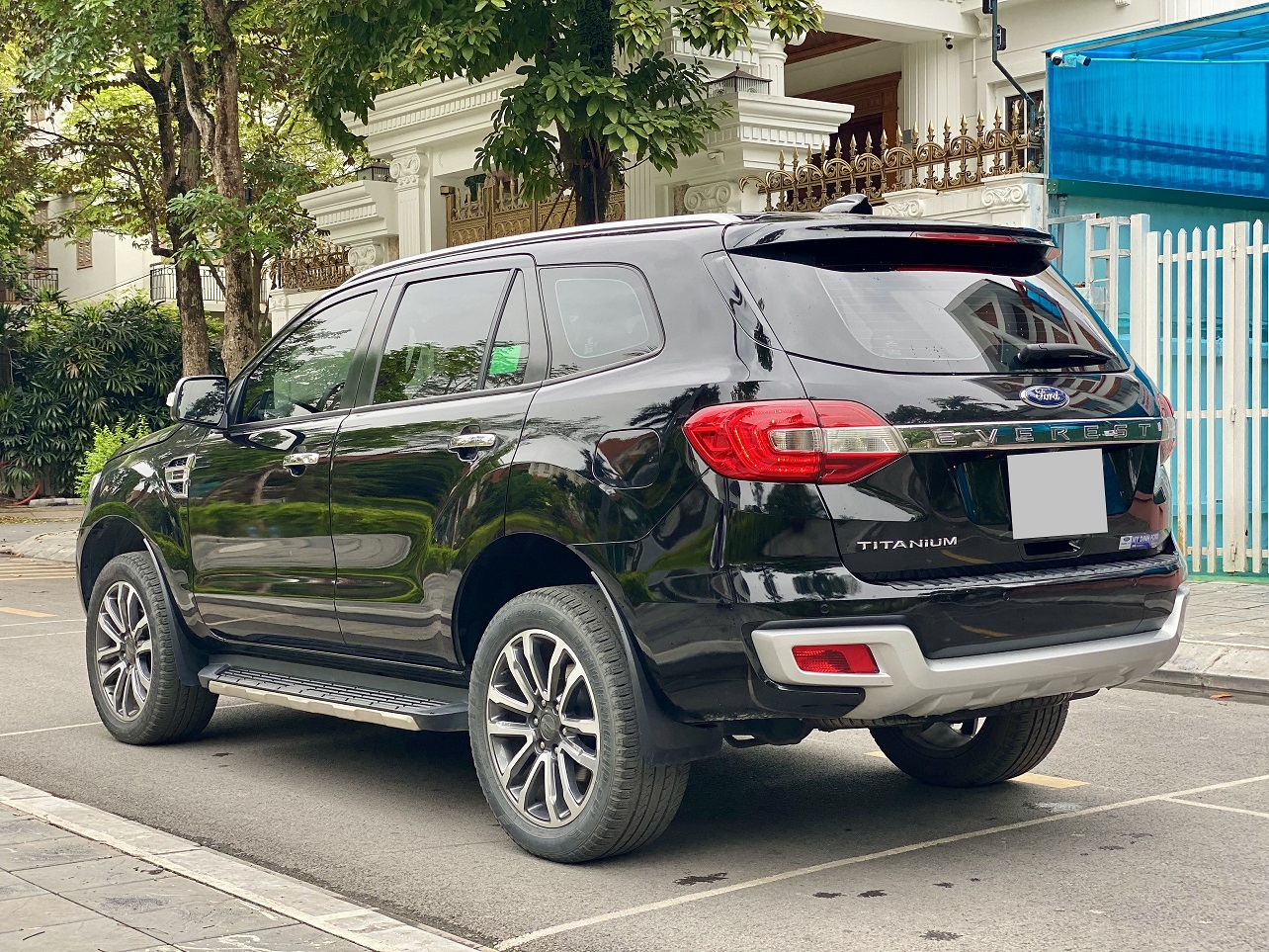 Ford Everest Titanium 4x2 2019 ĐKLĐ 2020 màu đen (Đã bán)