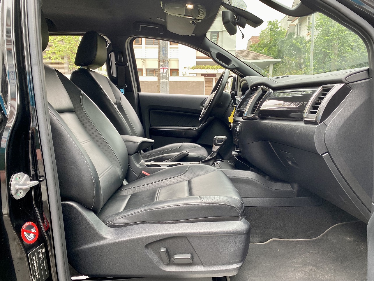 Ford Everest Titanium 4x2 2019 ĐKLĐ 2020 màu đen (Đã bán)