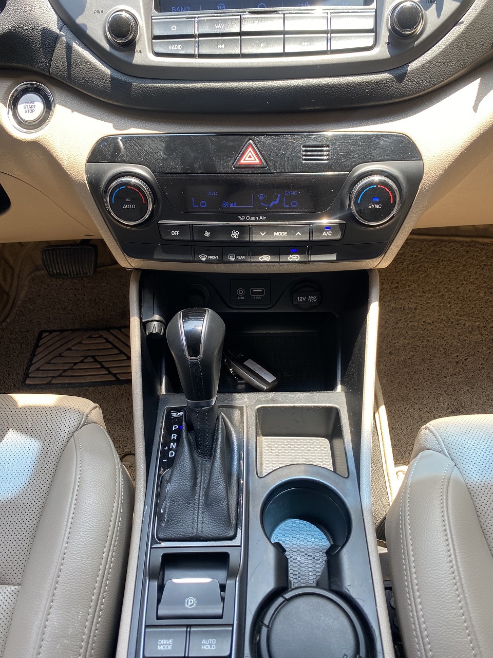 Hyundai Tucson 2.0ATH 2016 màu trắng (đã bán)