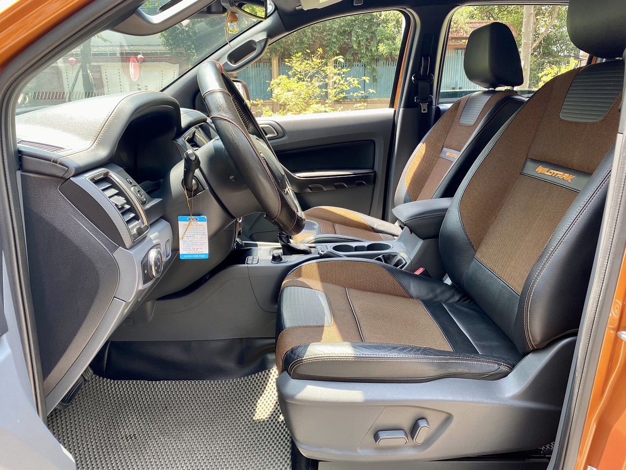 Ford Ranger Wildtrak 3.2L 4x4 AT 2017 màu cam (đã bán)