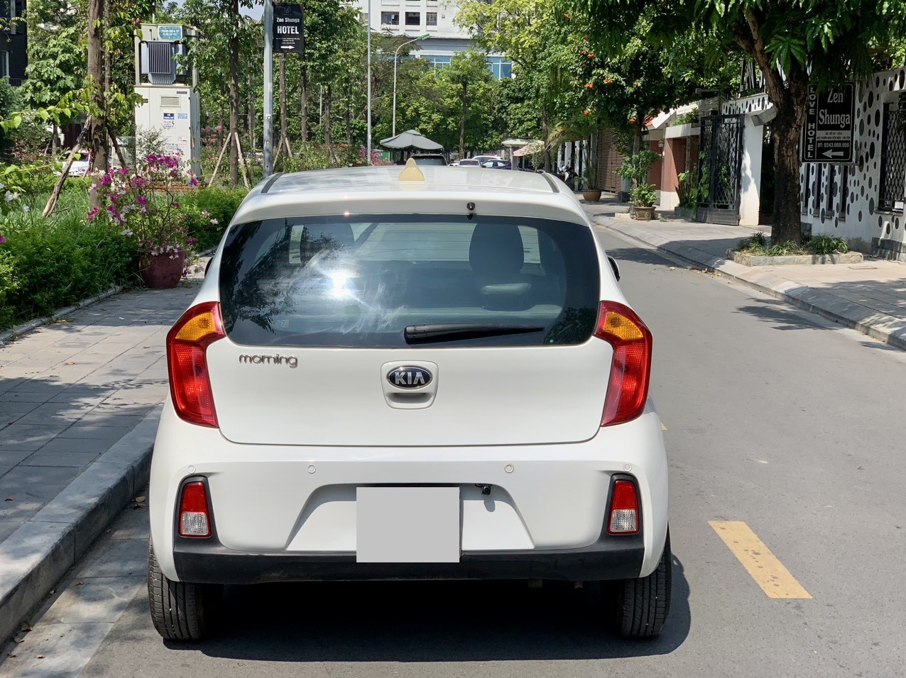 Kia Morning 1.25 MT 2017 màu trắng (Đã bán)