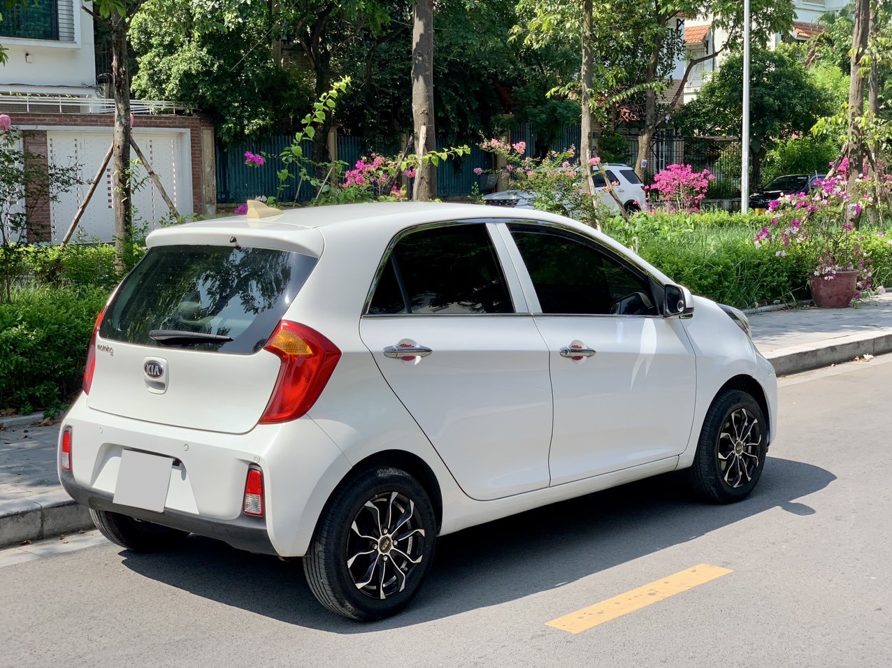 Kia Morning 1.25 MT 2017 màu trắng (Đã bán)