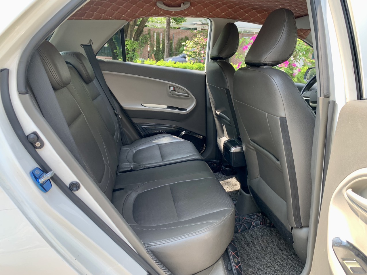 Kia Morning 1.25 MT 2017 màu trắng (Đã bán)