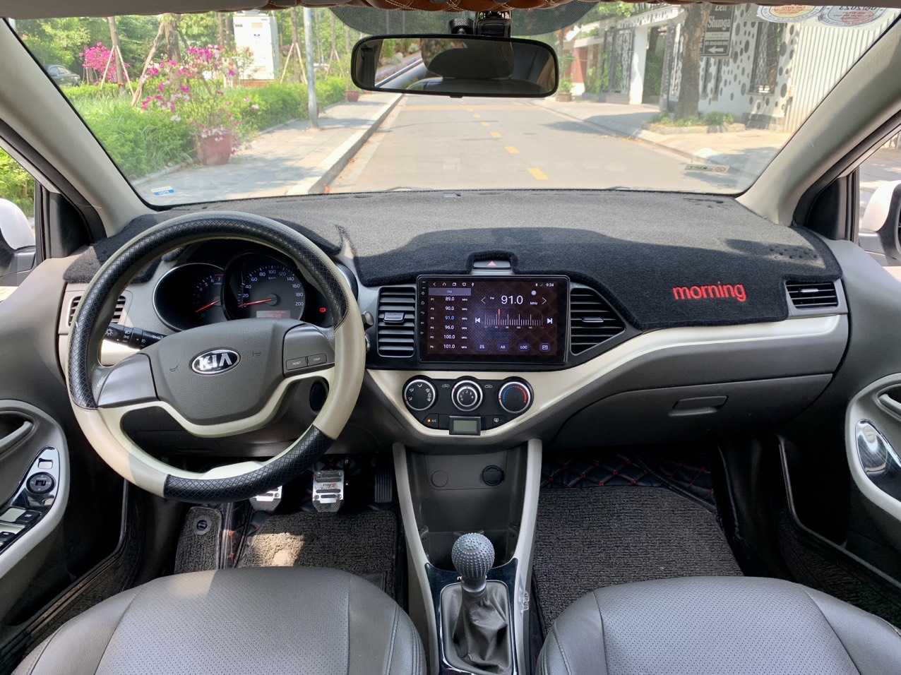 Kia Morning 1.25 MT 2017 màu trắng (Đã bán)