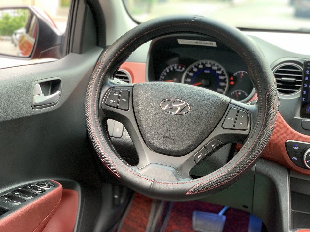 Hyundai I10 1.2AT 2021 màu đỏ (Đã bán)