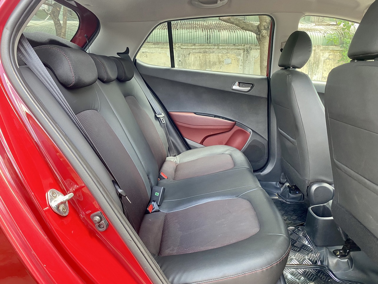 Hyundai I10 1.2AT 2017 màu đỏ (đã bán)