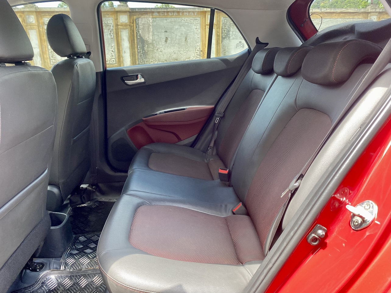 Hyundai I10 1.2AT 2017 màu đỏ (đã bán)