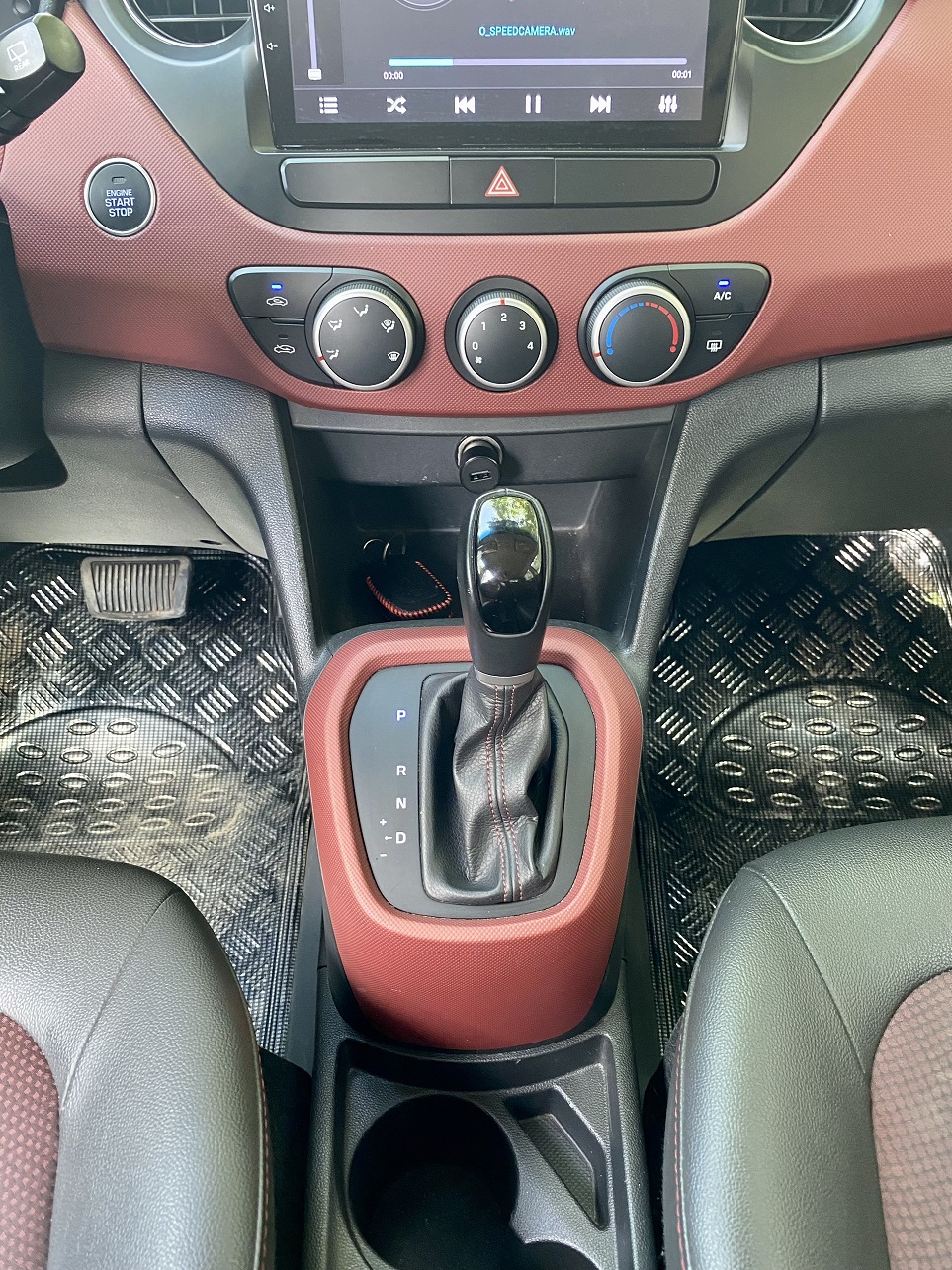 Hyundai I10 1.2AT 2017 màu đỏ (đã bán)
