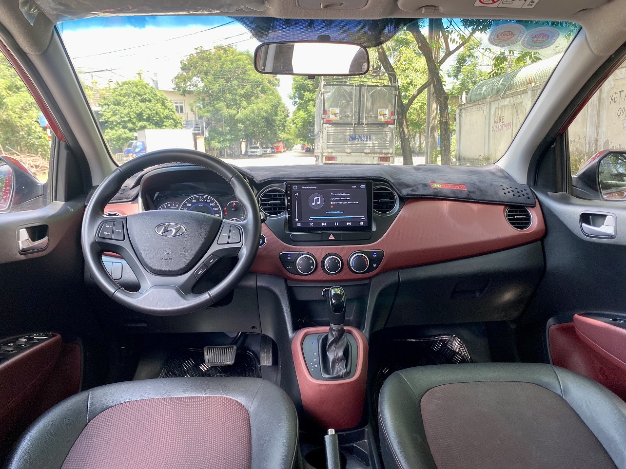 Hyundai I10 1.2AT 2017 màu đỏ (đã bán)