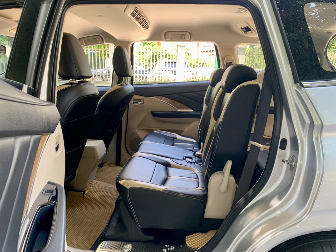 Mitsubishi Xpander 1.5AT 2018 ĐKLĐ 2019 màu bạc (Đã bán)