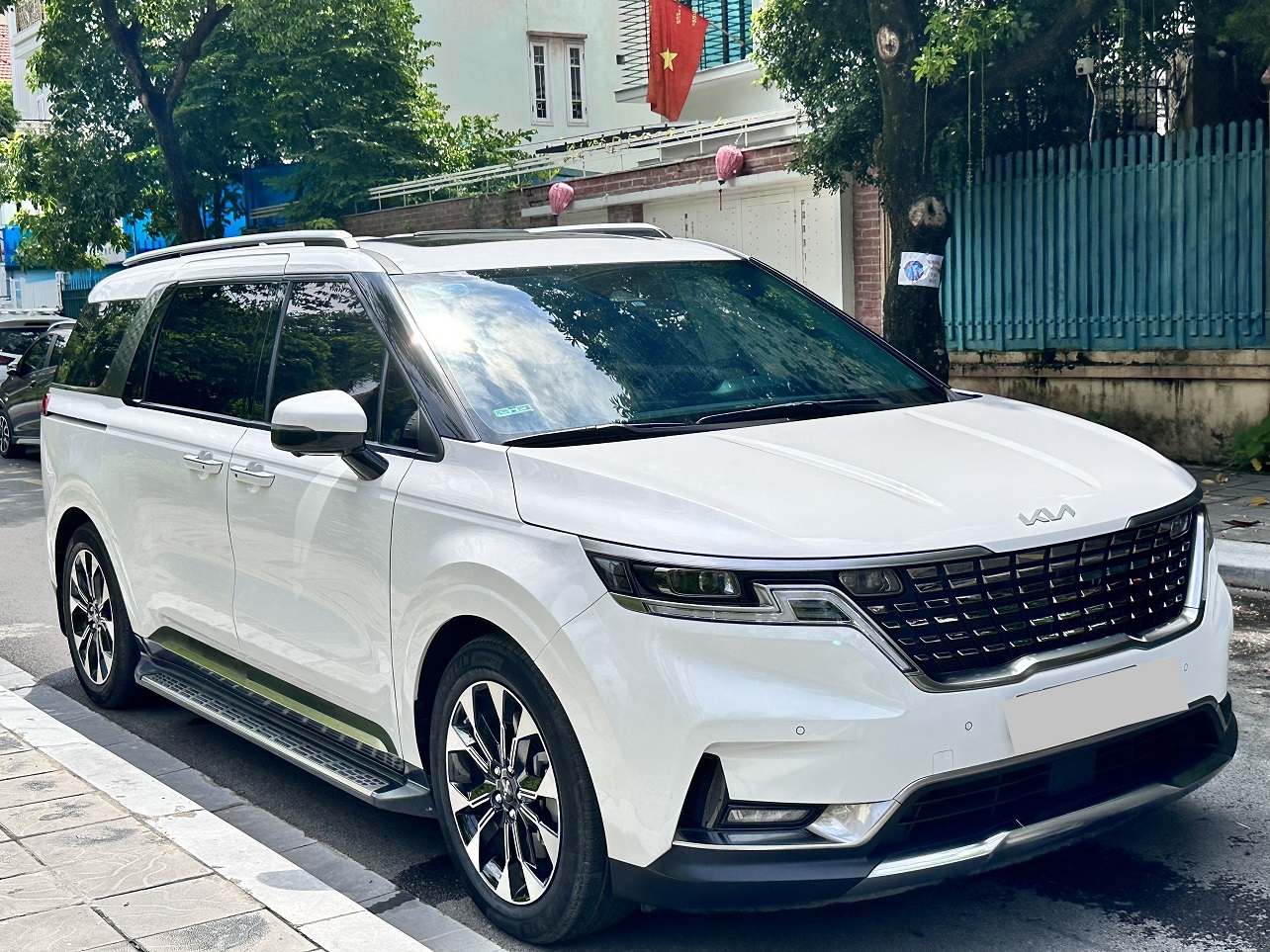 Kia Carnival 2.2D signature sản xuất 2022 màu trắng (Đã bán)