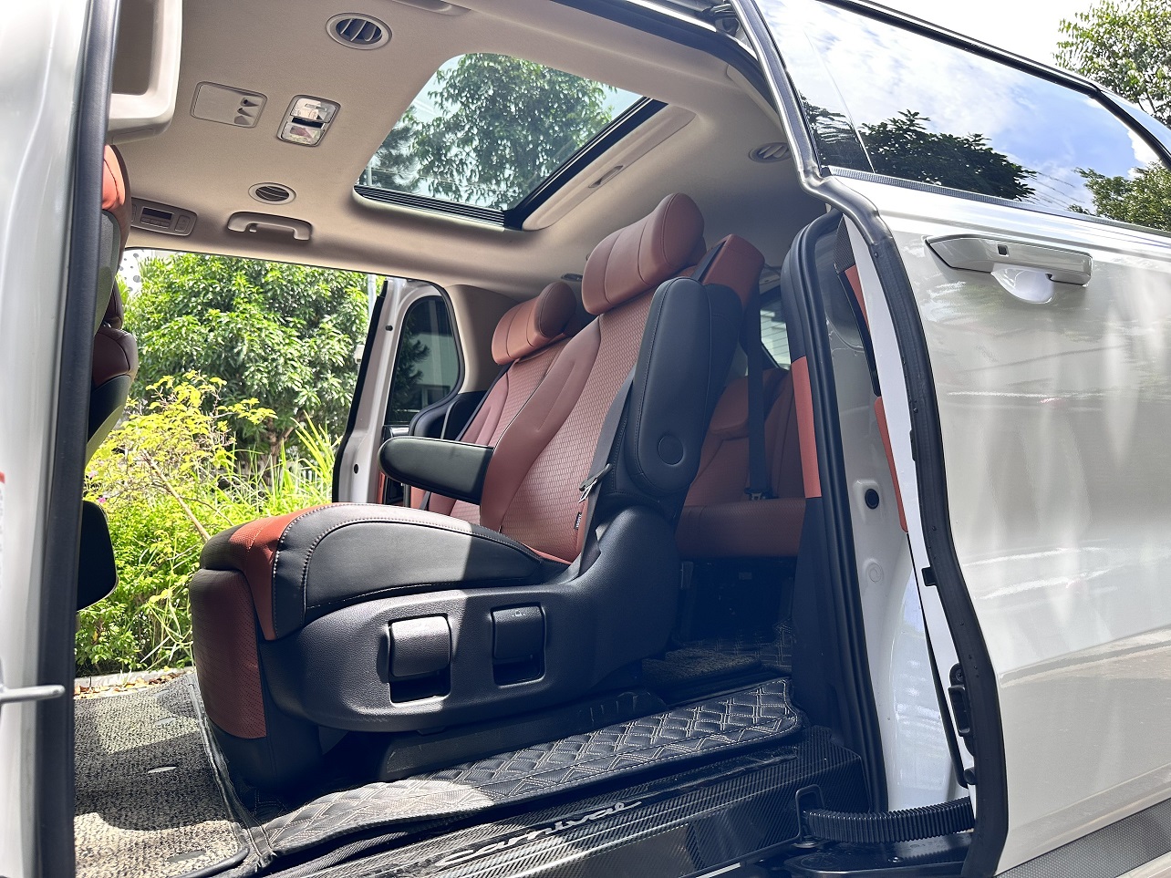 Kia Carnival 2.2D signature sản xuất 2022 màu trắng (Đã bán)