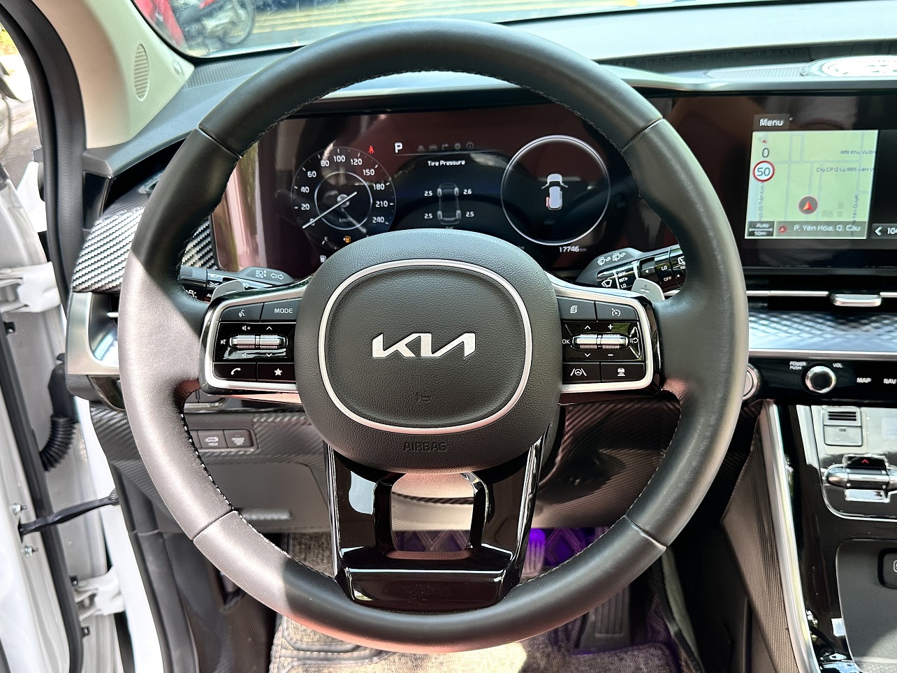 Kia Carnival 2.2D signature sản xuất 2022 màu trắng (Đã bán)